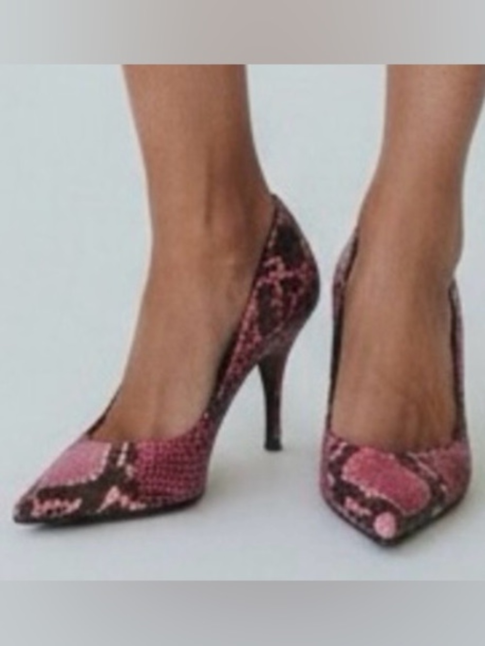 Stuart Weitzman pink snakeskin pointed toe vintage stiletto pumps sz 7